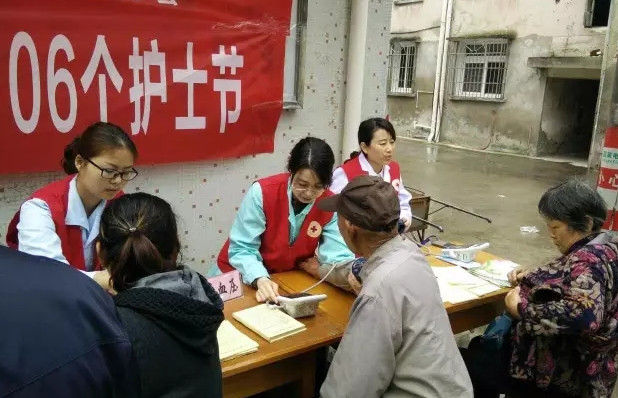 最美天使，謝謝你們的愛(ài)